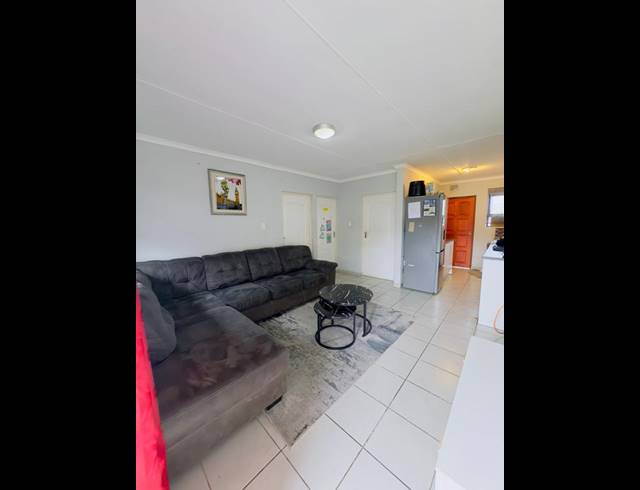 2 BEDROOM APARTMENT FOR SALE IN NEWLANDS EAST